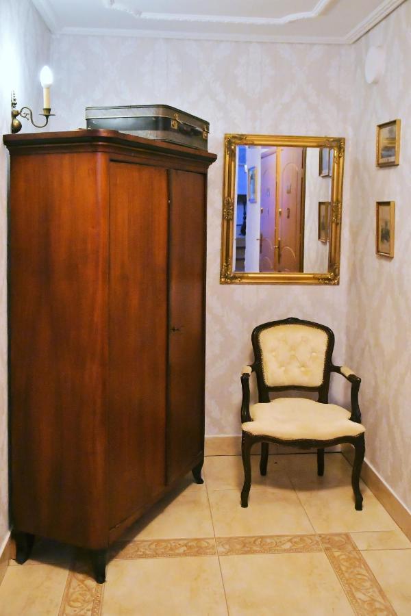 Отель Sniezka Кросно Экстерьер фото